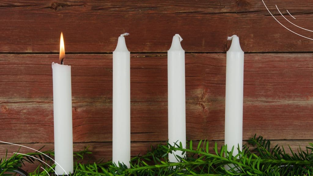 Advent readings for church services at church ministry help (3) - picture of four white candles with one lit